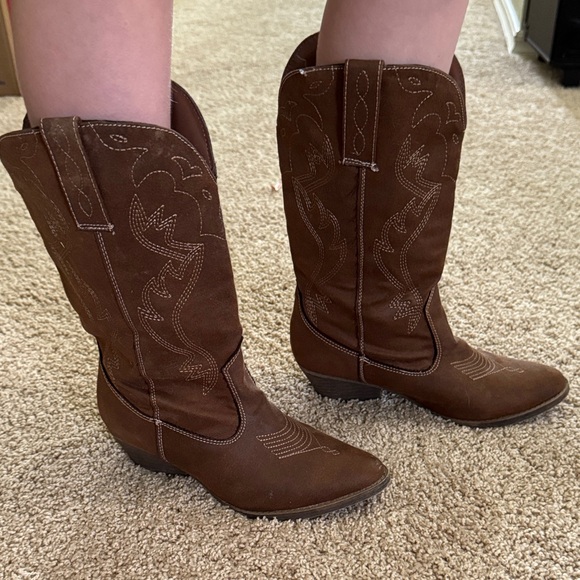 Brown Western Style Women's Boots - Picture 3 of 5